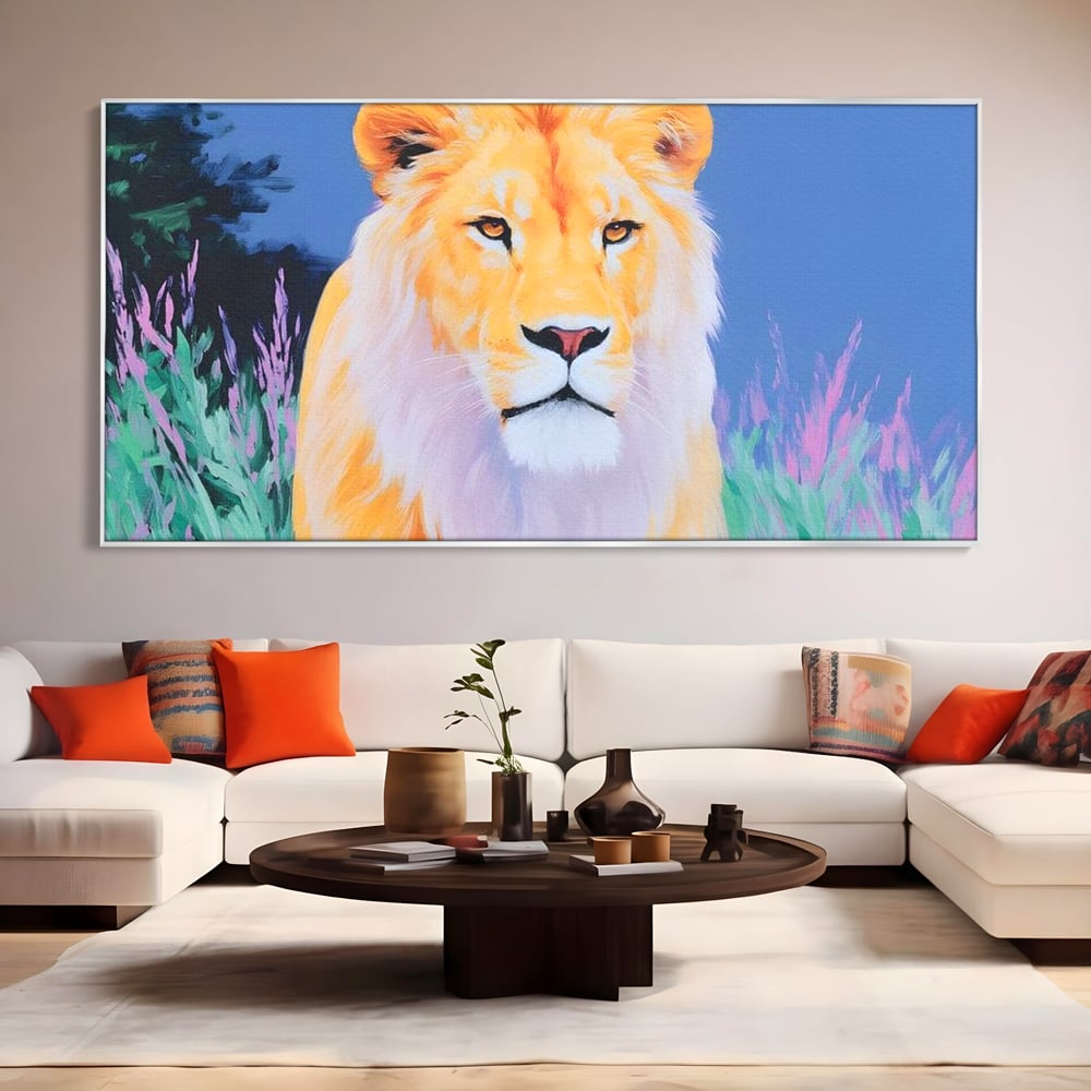 Tablou canvas cu tablou canvas cu pictura de leu, in rama de aluminiu argintiu, pe perete intr-un living